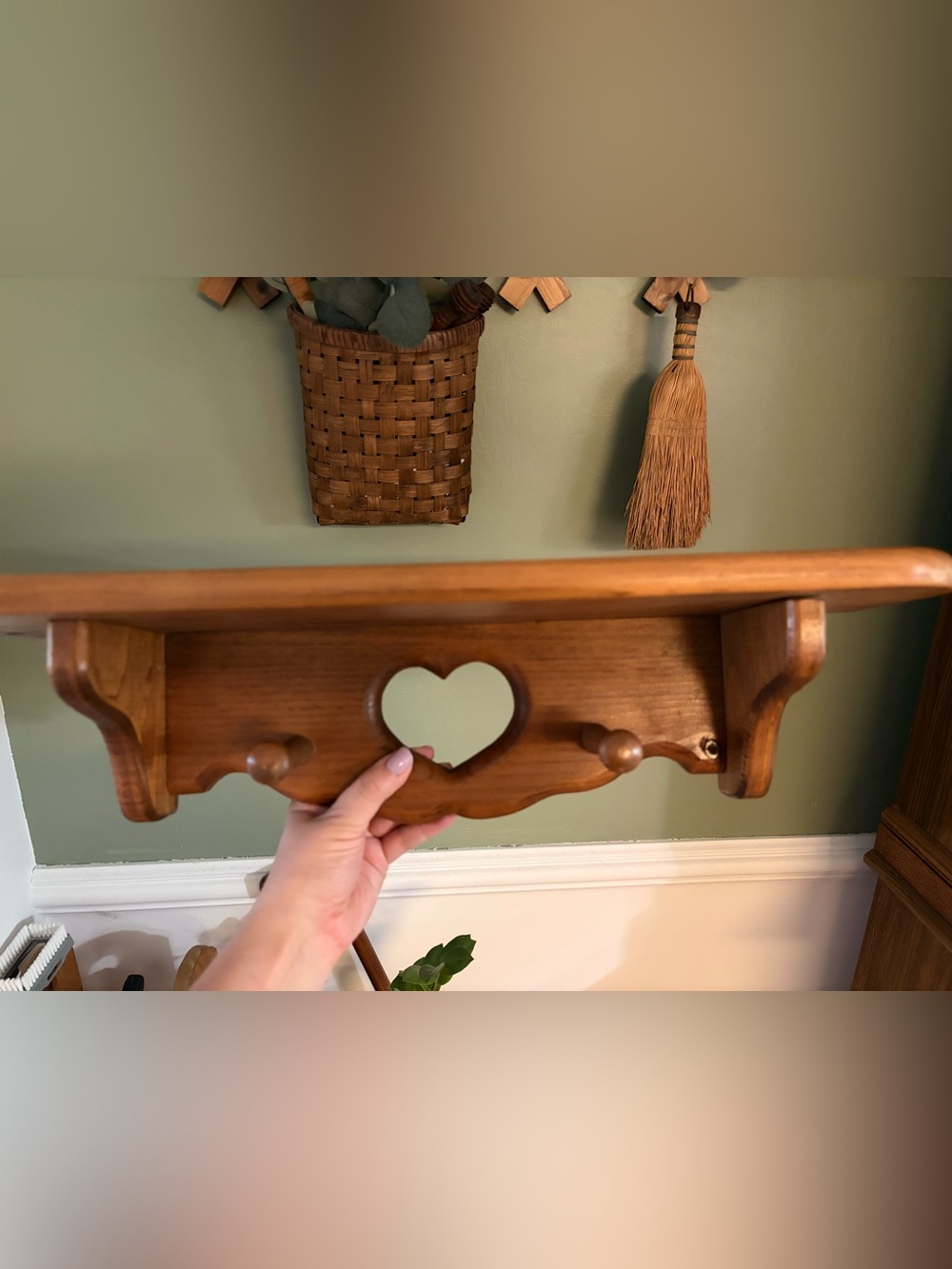 Wooden Heart Hook Wall Rack in Brown by